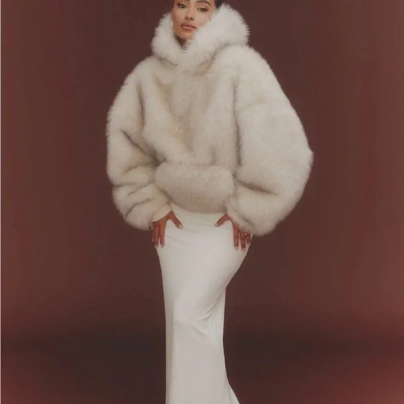 Cozy Cream Faux Fur Hoodie - Picture 3 of 4